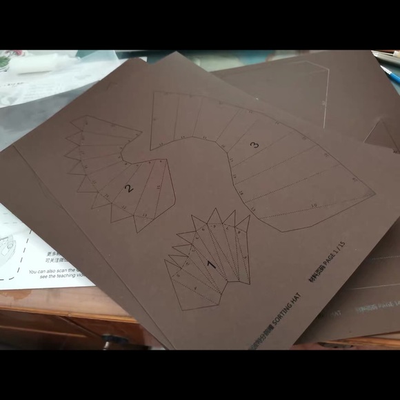 Harry Potter Hogwarts Sorting Hat craft - Picture 6 of 7